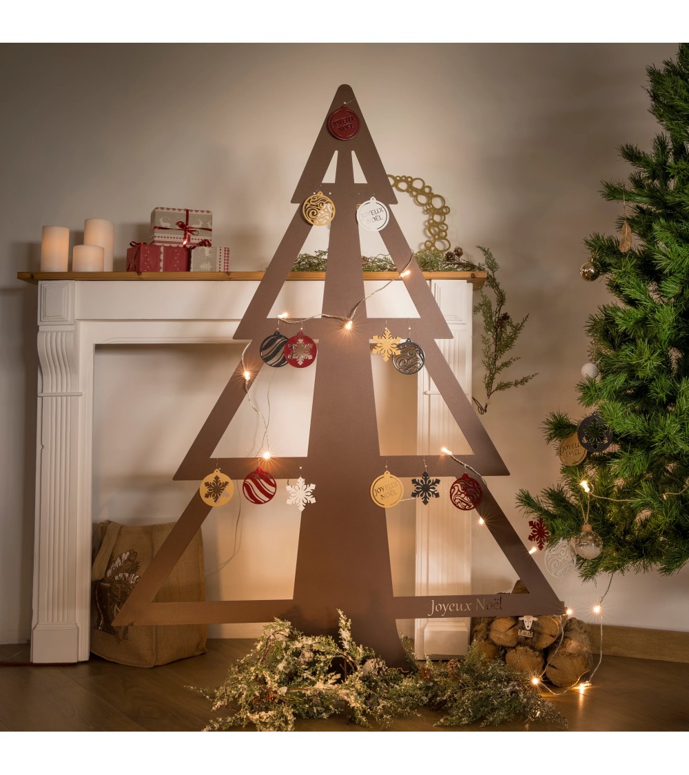 Sapin en métal et boules assorties | Décoration de Noël design