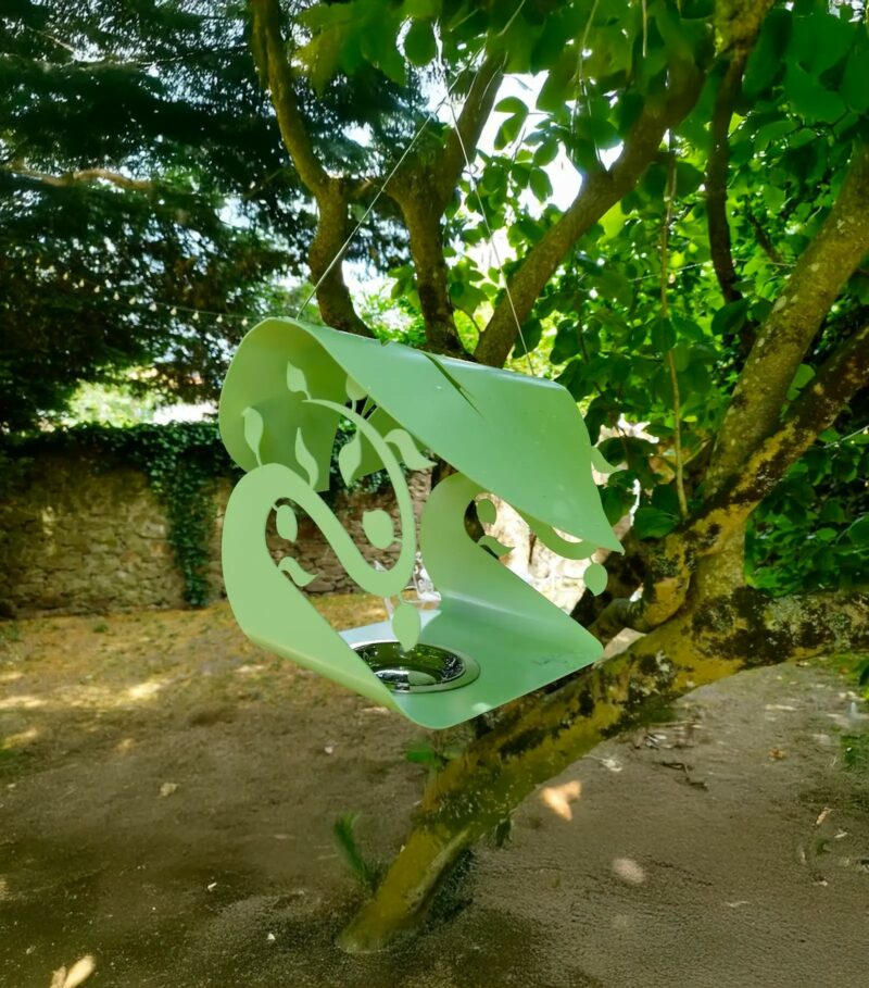 abri oiseaux design en métal à suspendre abri oiseaux design en métal à suspendre